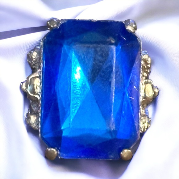 Vintage Jewelry - Vintage large blue gemstone cocktail ring